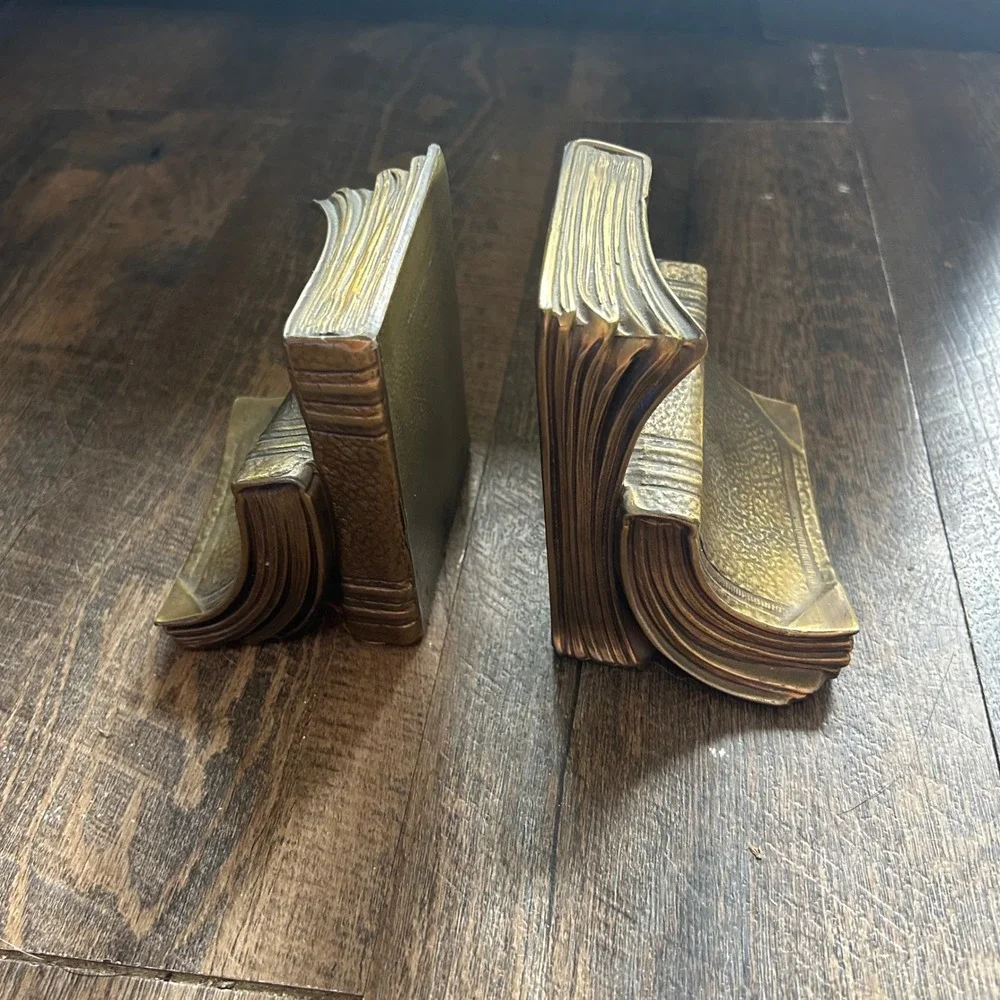 Vintage Philadelphia Mfg Co Stacked Books Brass Bookends 17B Made in USA Pair